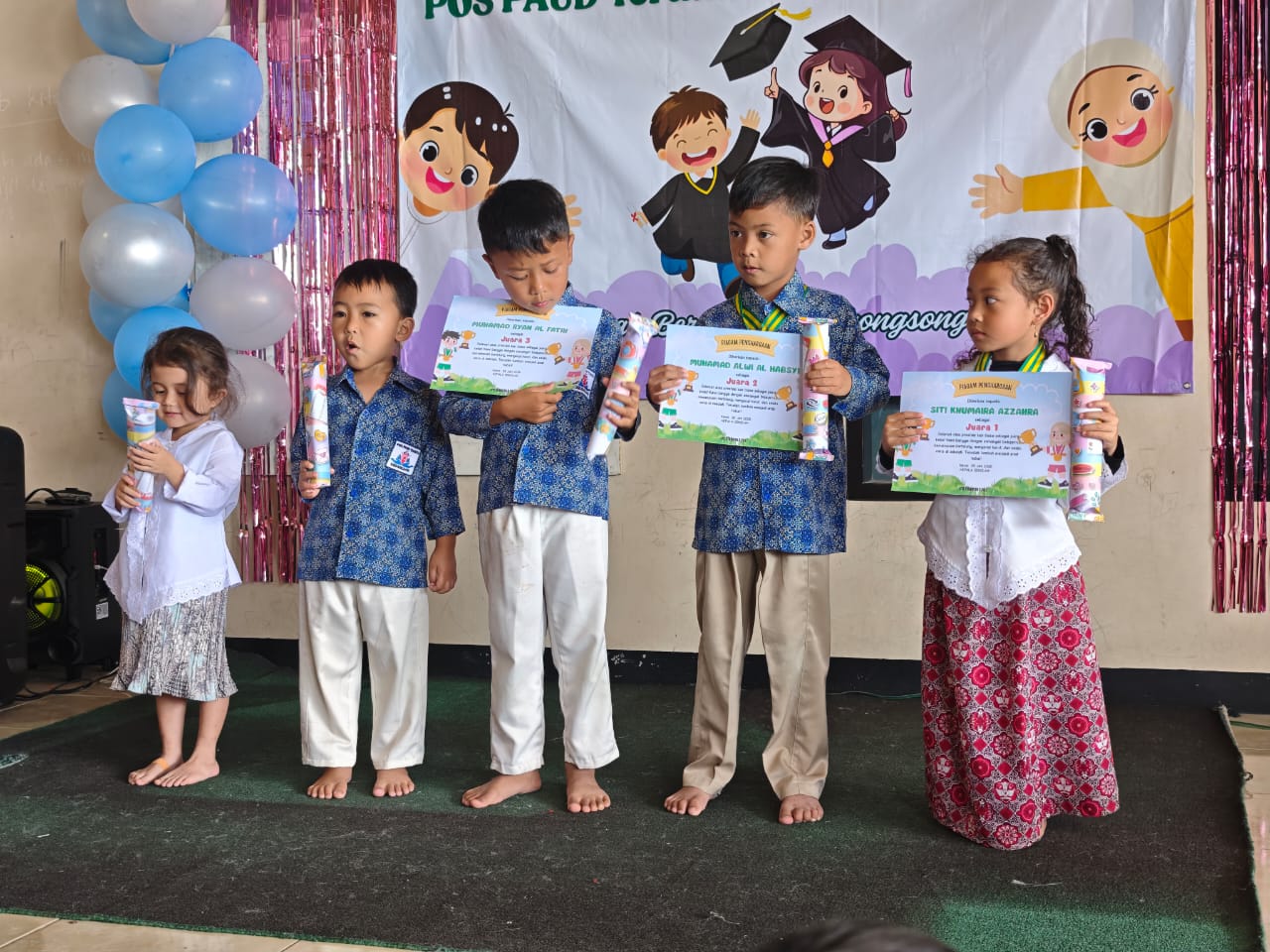 pemberian penghargan kepadaa anak anak